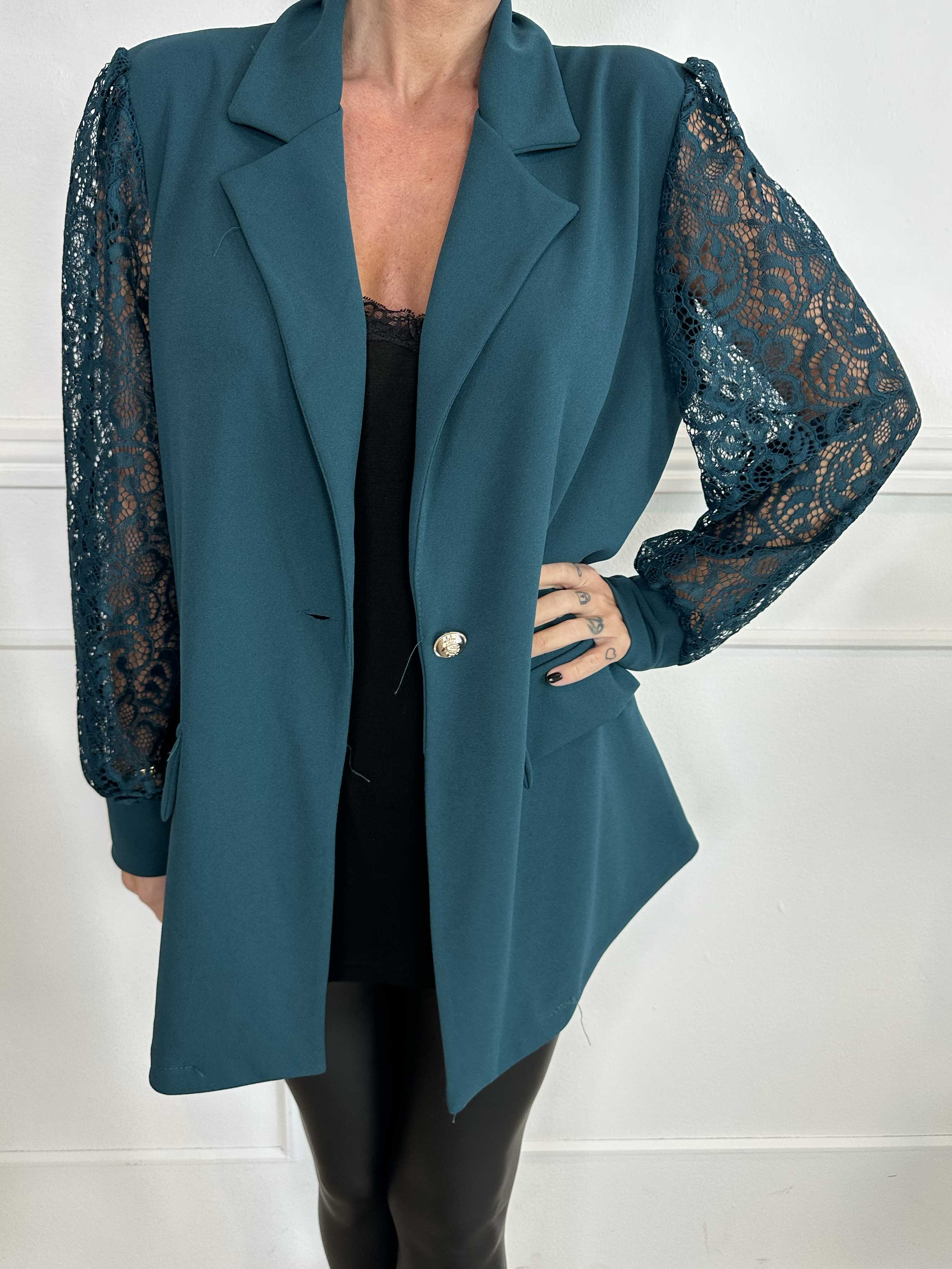 Kata Lace - Oversized blazer med blondeærmer